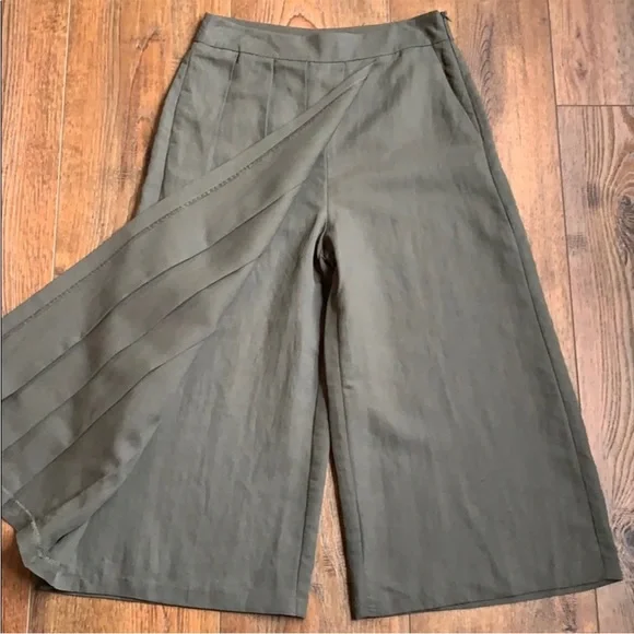 NWOT Zara Olive Green Pleated Split Skirt Culottes